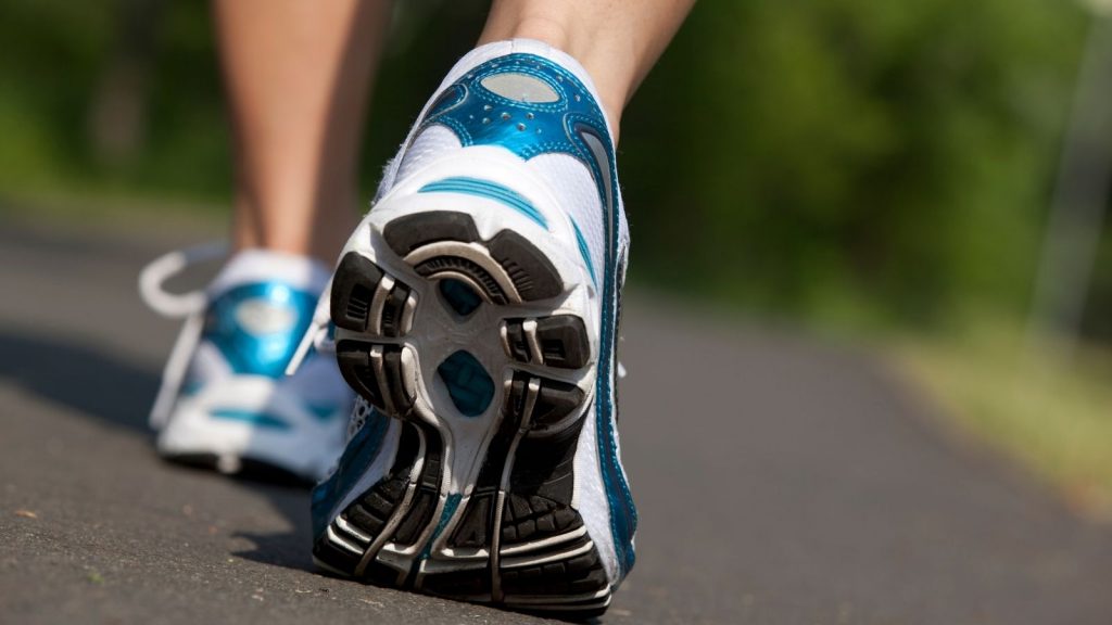 what to look for in a walking shoe