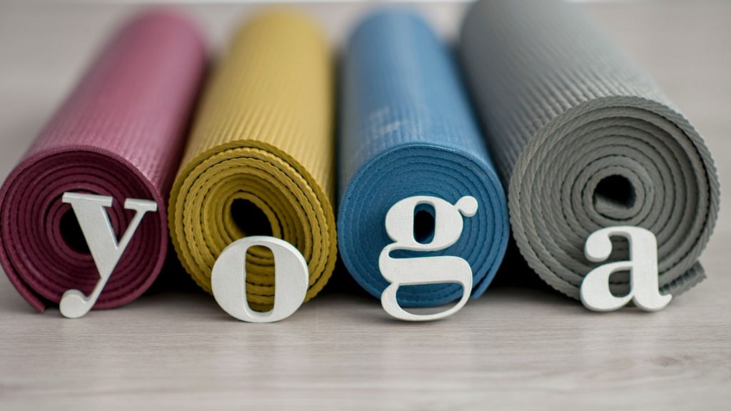yoga mat with alignment lines